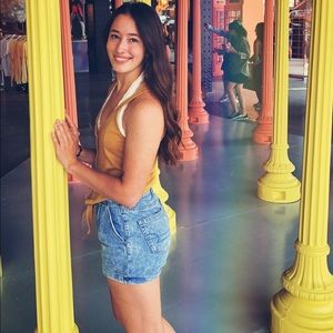 Meet your Posher, Ashley